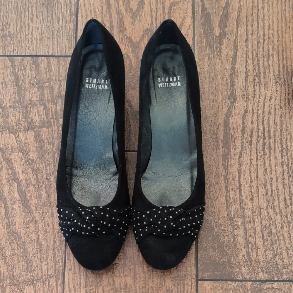 Stuart Weitzman Black Heeled Shoes with Elegant Design